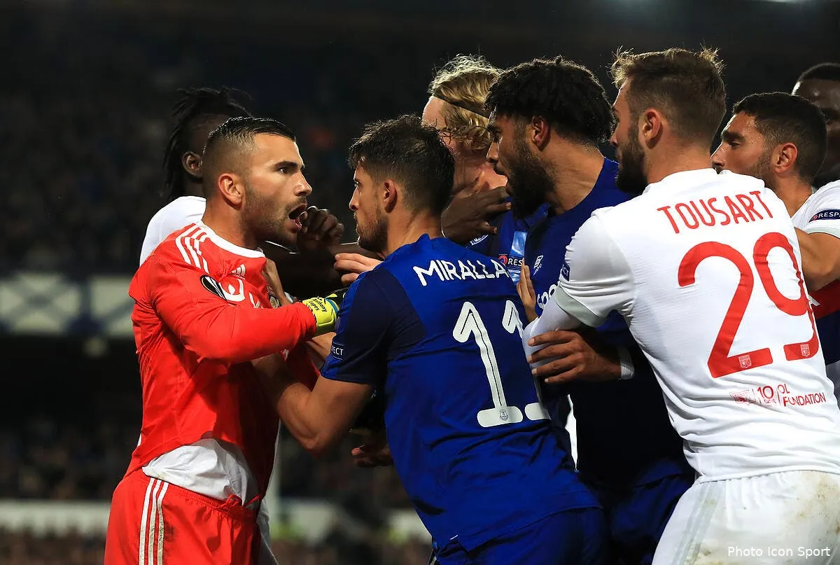 ol pas tres fair play le public anglais note lopes iconsport icon pa 33358432197037