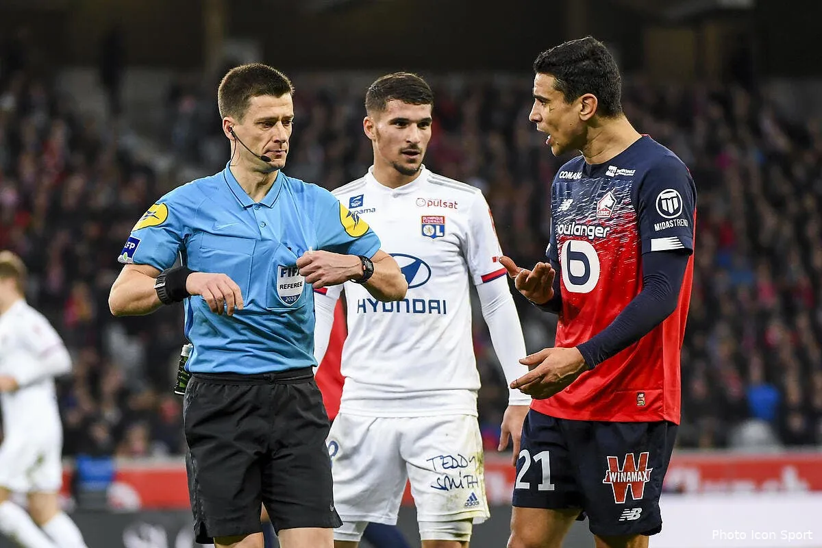 ol pierre menes ejecte lyon de la course au podium icon alc 080320 45 209280353