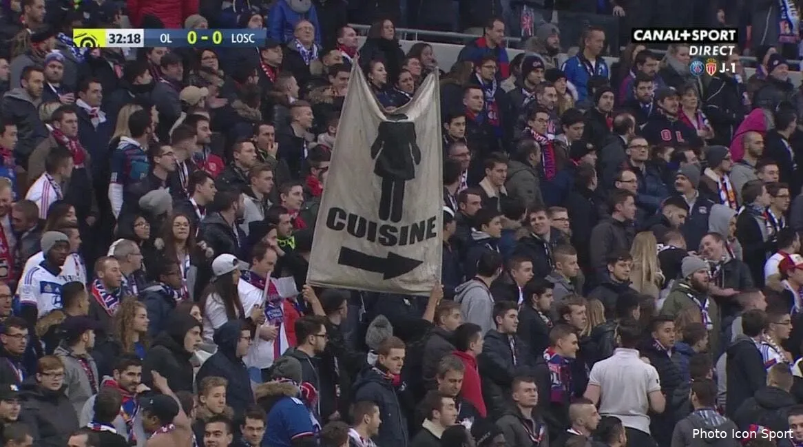 ol pierre menes tape sur les supporters lyonnais banderole168808