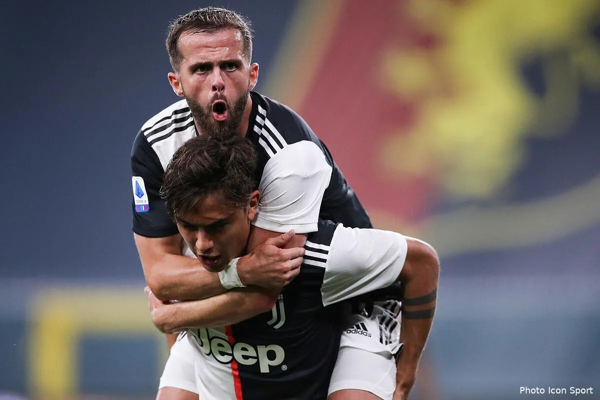 ol pjanic fait une passe decision a 1 me a lyon icon spi 006 jm genoa juve288387