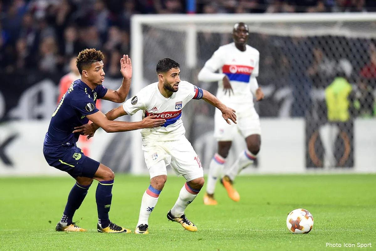 ol pourquoi le barca hesite a recruter fekir au mercato icon dim 021117 01 08200477
