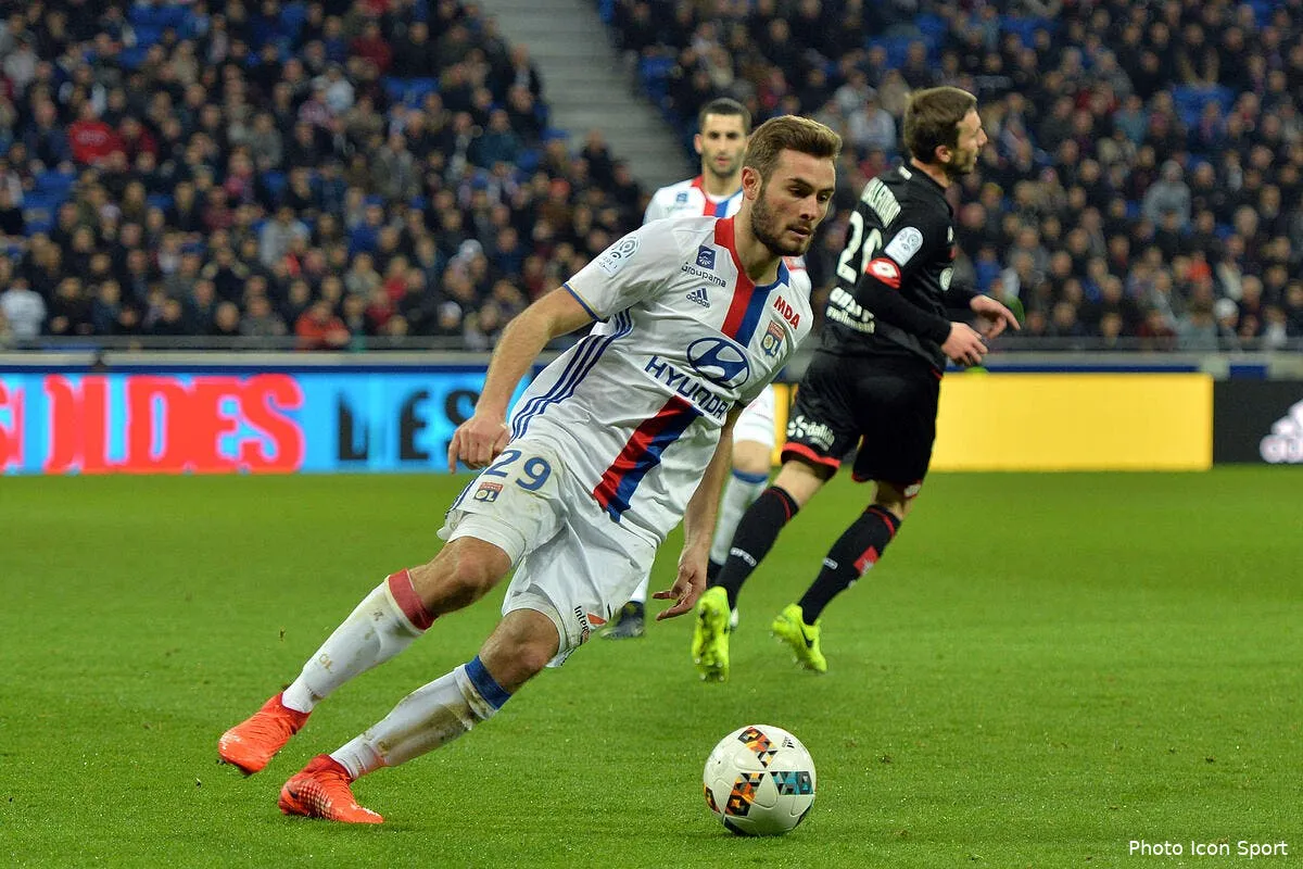 ol pourquoi quitter le meilleur club de france se demande tousart iconsport poy 190217 03 795172162