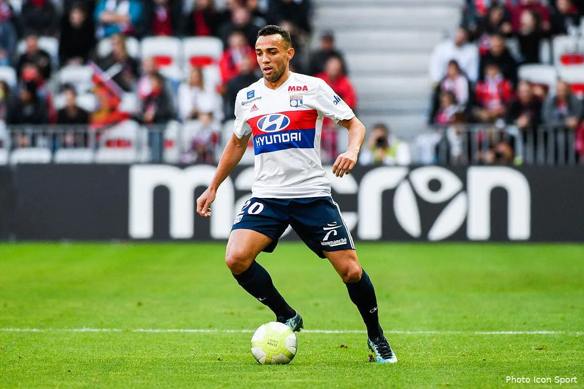 ol psg champion l ol deuxieme un joueur voit ca gros comme une maison iconsport icon del 261117 05 19201407