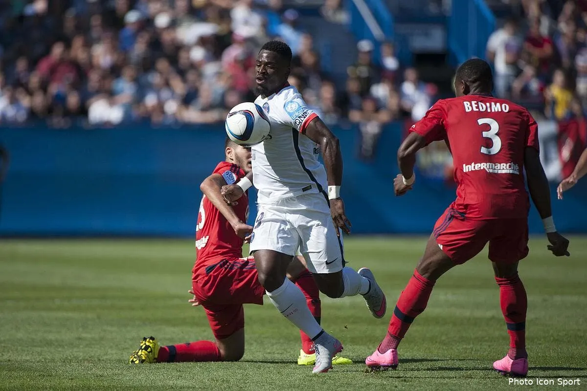 ol psg lyon garde la defaite de montreal en travers de la gorge iconsport leg 010815 61 29149586