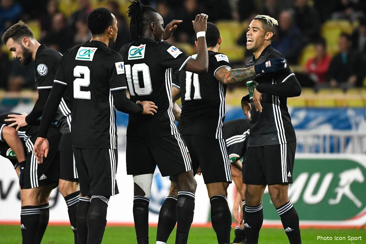 ol psg om il voit deja lyon soulever la coupe de france ol 21207767