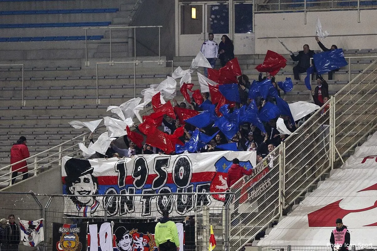 ol quand les supporters lyonnais se battent entre eux iconsport lem 301116 17 91163152