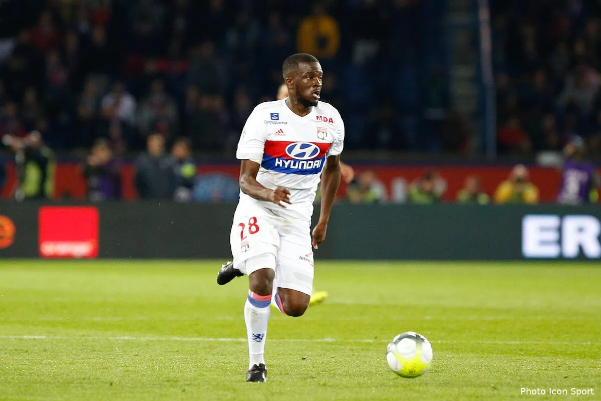 ol quand ndombele etait trop gros se faisait chambrer sous la douche iconsport icon fid 170917 08 84194189