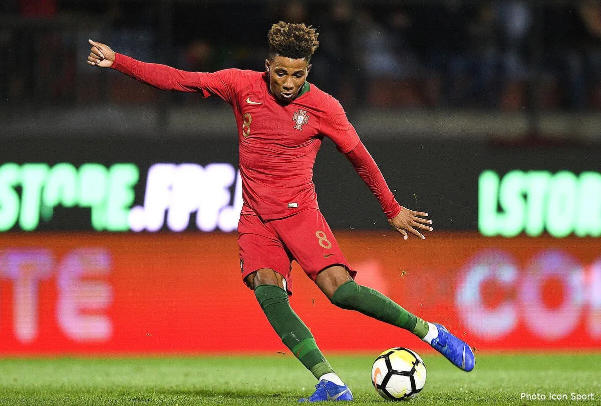 ol riches comme cresus les anglais font mal a lyon icon glo 201118 92 12274769