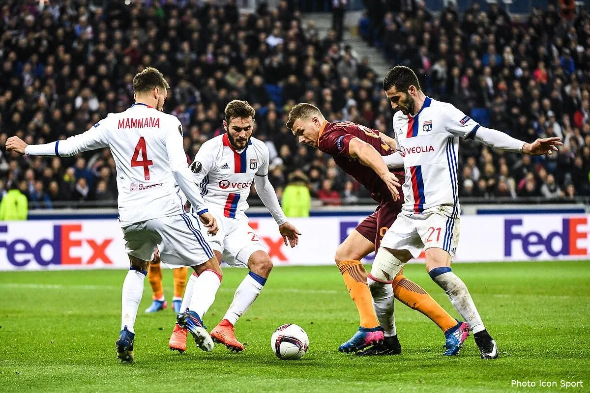 ol roma tolisso cartonne un lyonnais recolte une sale note iconsport dib 090317 10 131173272