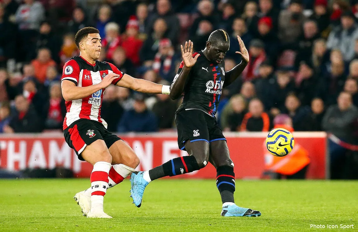 ol sakho offert sur un plateau ca n interesse plus lyon icon 49259184287615