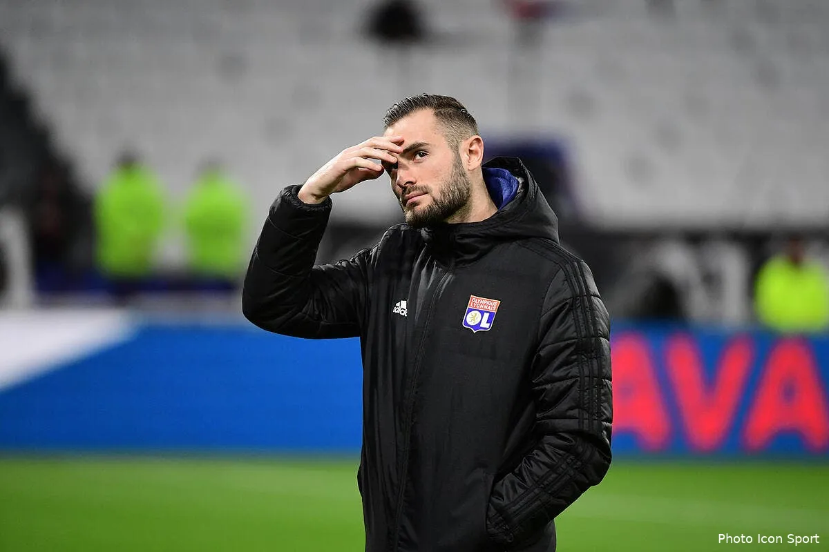 ol son entraineur demissionne tousart avait le scoop icon winter 12022020119588278571
