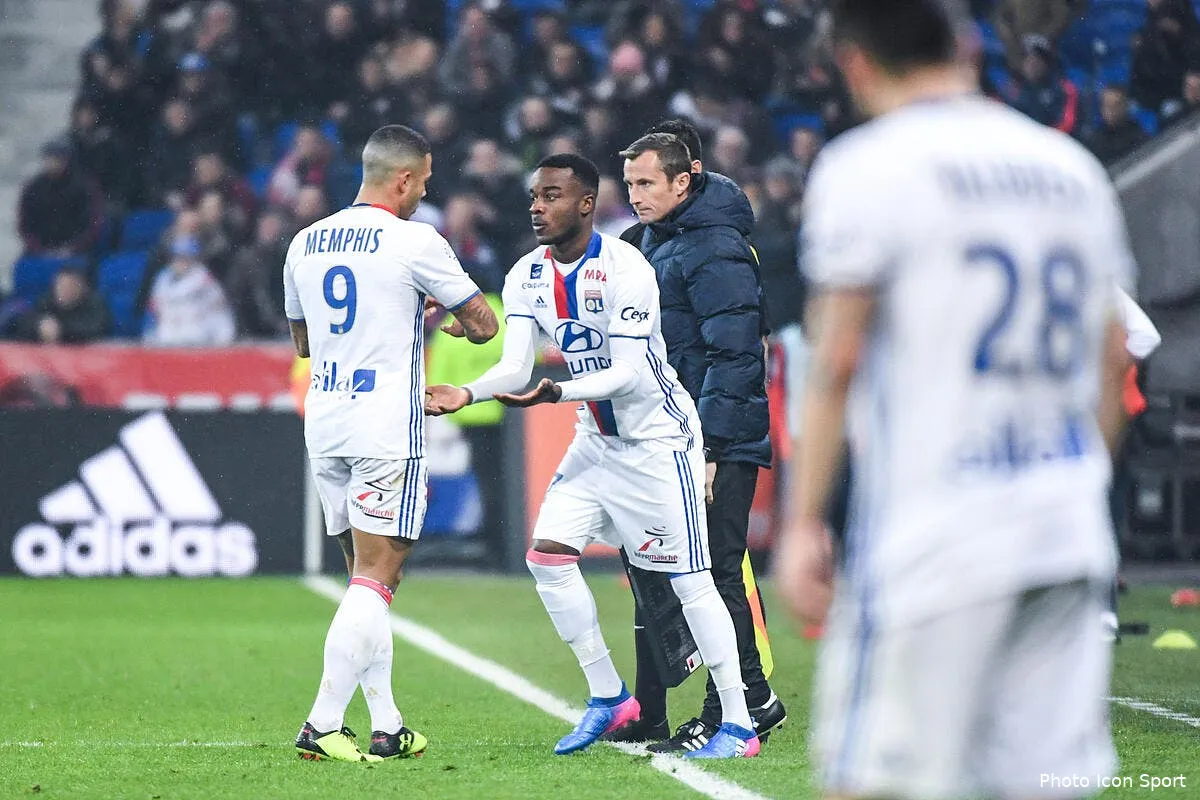 ol surprise genesio largue cornet et depay contre dijon iconsport dib 280117 10 59194158