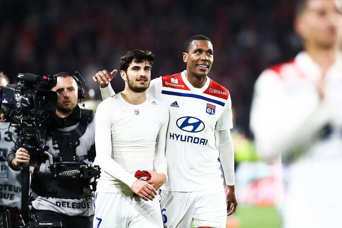 ol touche coule marcelo craque completement a lyon icon vmi 290319 03 11251271