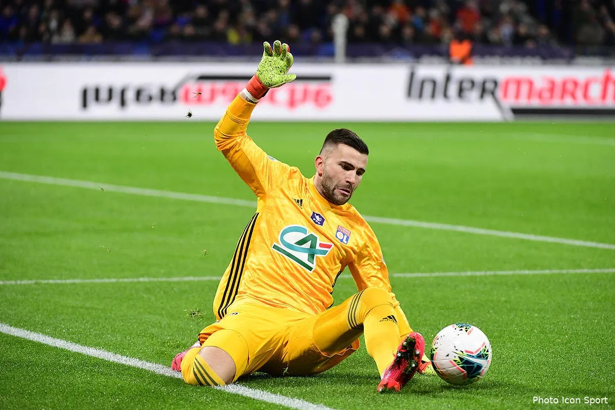 ol touche et presque coule le vestiaire en crise a lyon icon winter 12022020119630278517