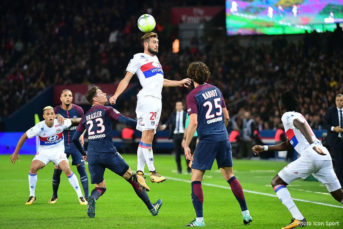 ol tousart tranche clairement sur son avenir a lyon iconsport icon win 170917 01 19353194201