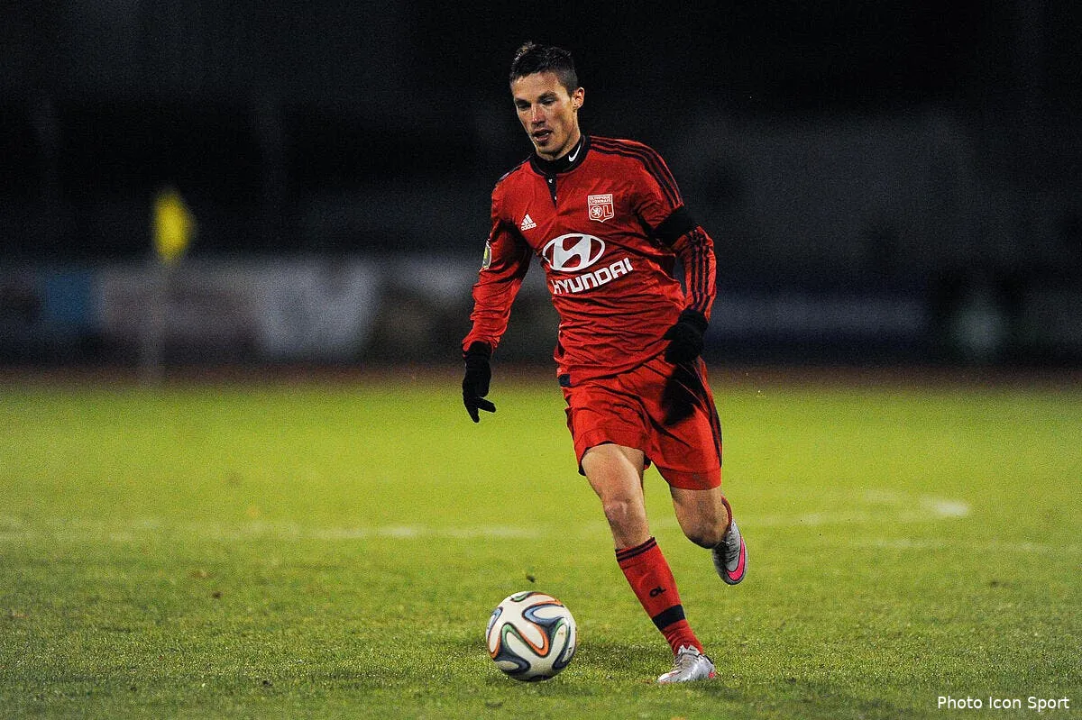 ol un club de l2 demande deux cadeaux au mercato iconsport jpt 211115 17 08182181