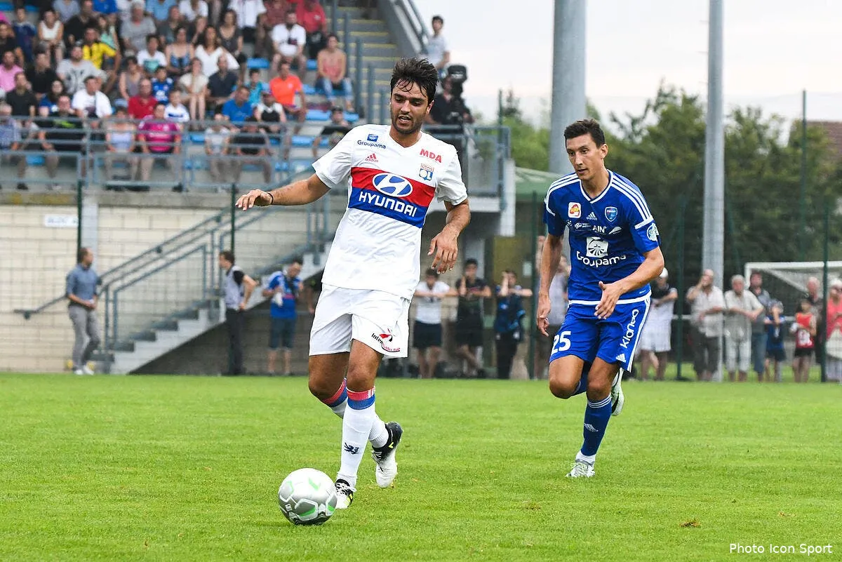 ol un nouveau club de l1 debarque pour clement grenier icon leb 080717 01 04208449