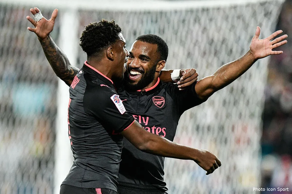 ol un proche de lacazette raconte les coulisses de son depart iconsport icon acp 130717 40 33186565