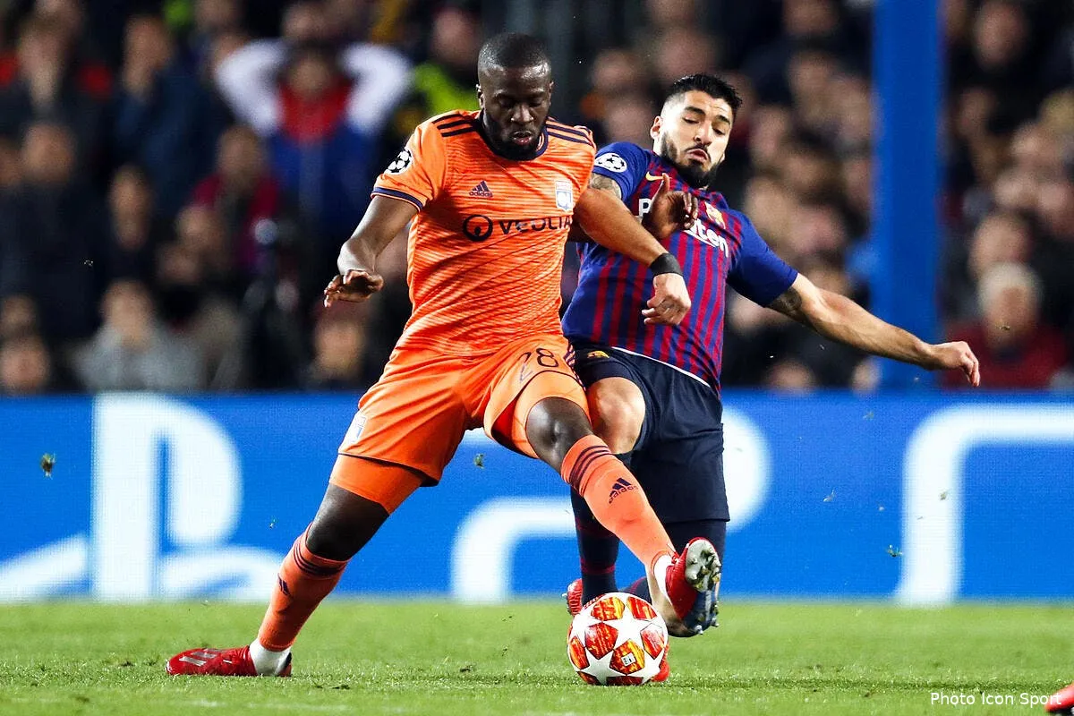 ol un seul joueur echappe a la critique apres le barca icon 13898983247781