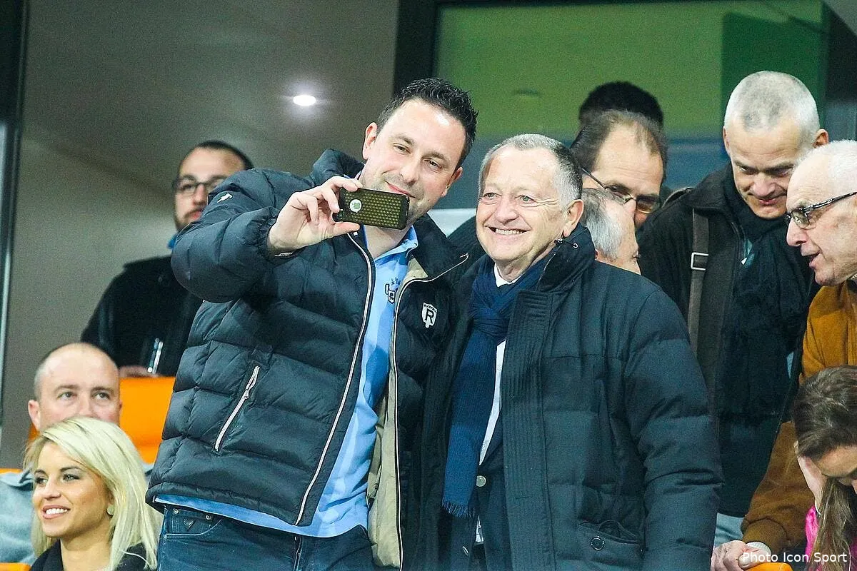 ol une bourde et une puissance infinie aulas s avoue accro de twitter iconsport del 080315 09 34134818