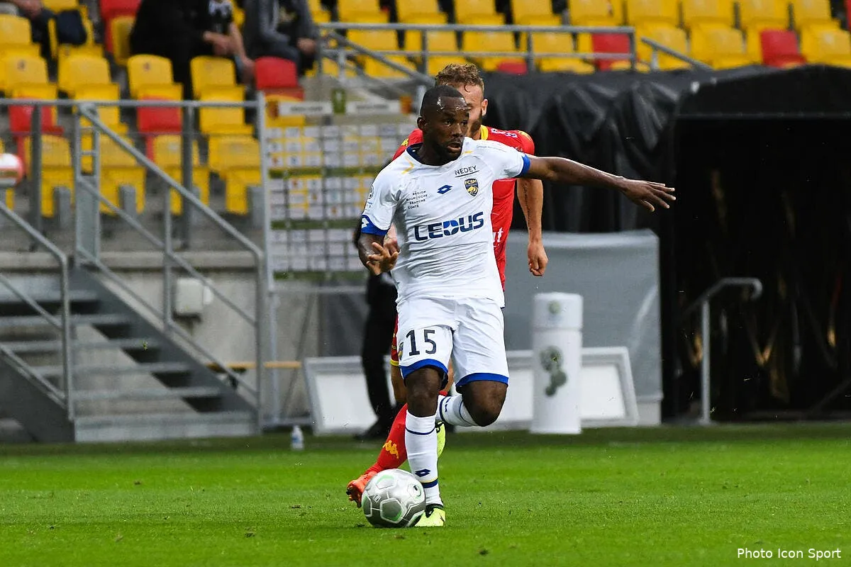 ol une d2 anglaise arrive a lyon pour parler mercato iconsport icon leb 040817 37 43204501