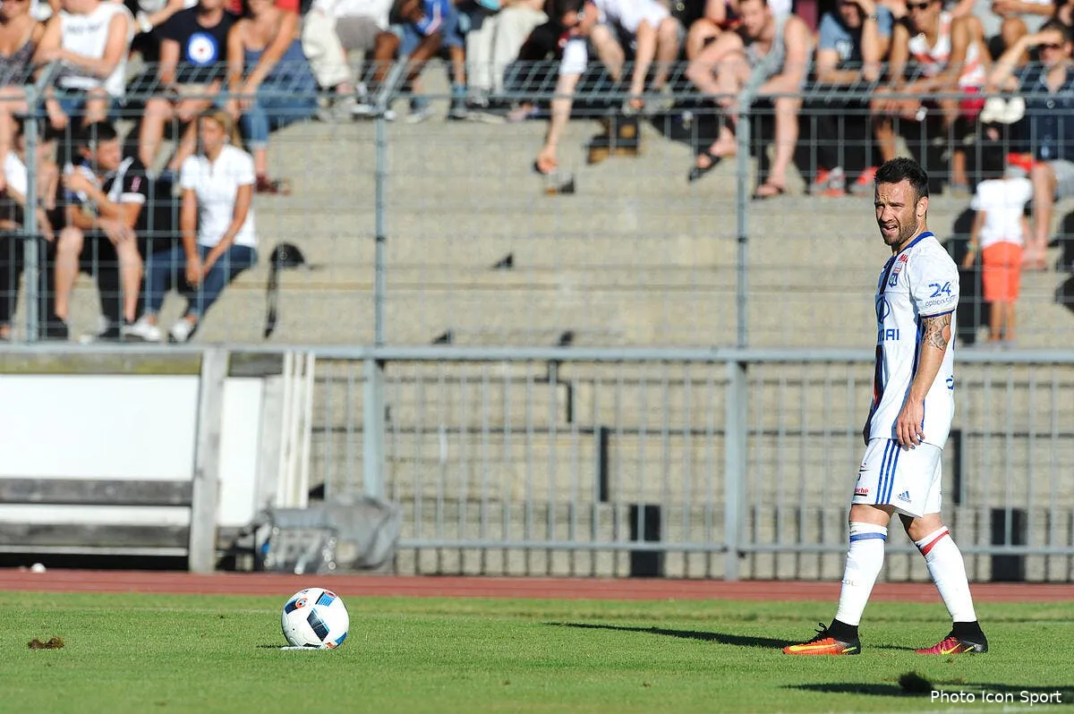 ol valbuena et grenier sont a fond et genesio dit bravo iconsport jpt 090716 08 40149552