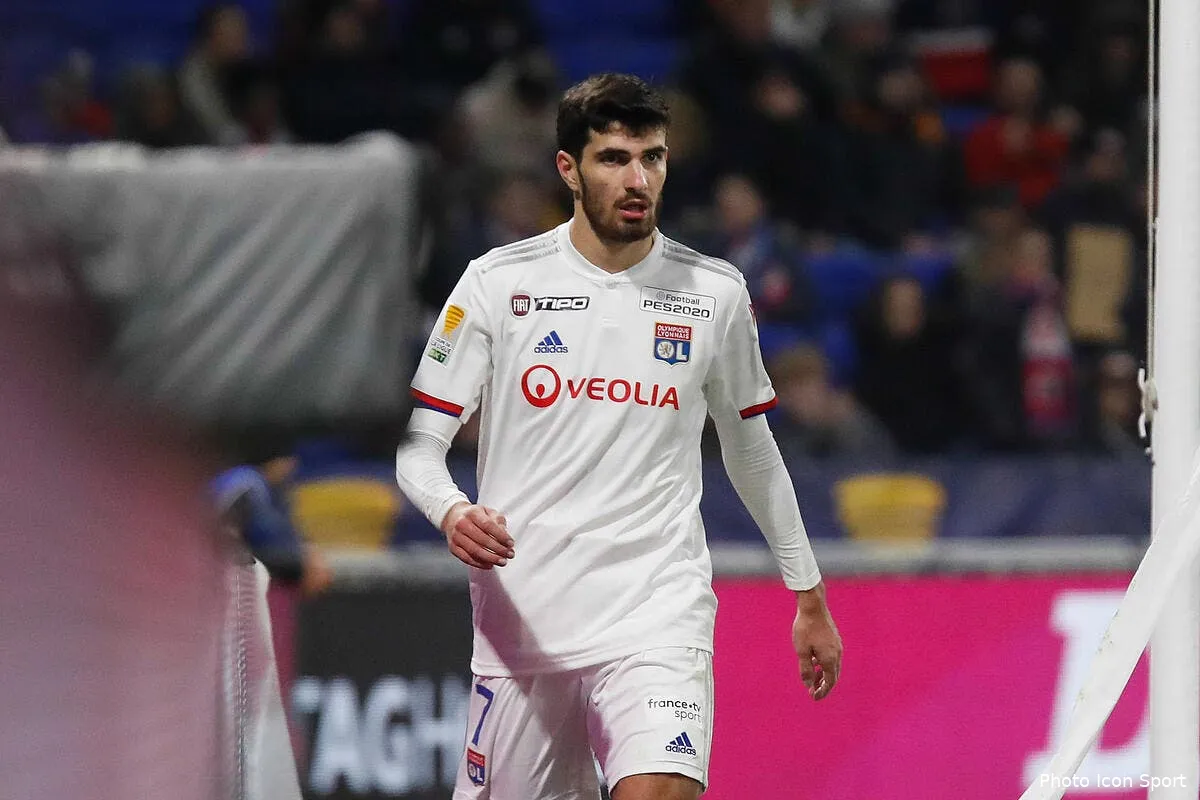 ol victime d un malaise en plein match martin terrier va mieux icon 25i9839 copie276519