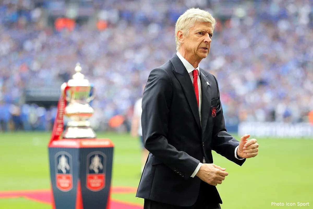 ol wenger avec jm aulas ca sent le carnage a lyon icon spi 270517 05 38251851
