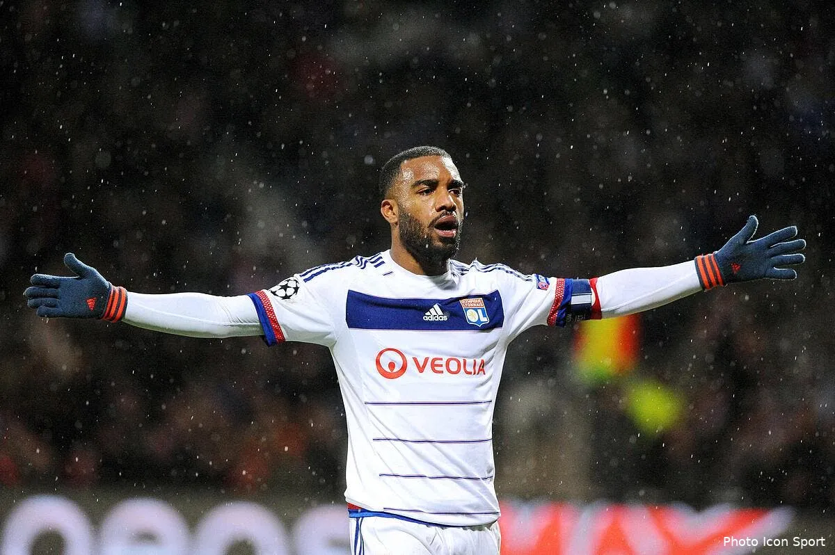 ol west ham craque totalement et met 52 me pour lacazette iconsport jpt 241115 05 17146952
