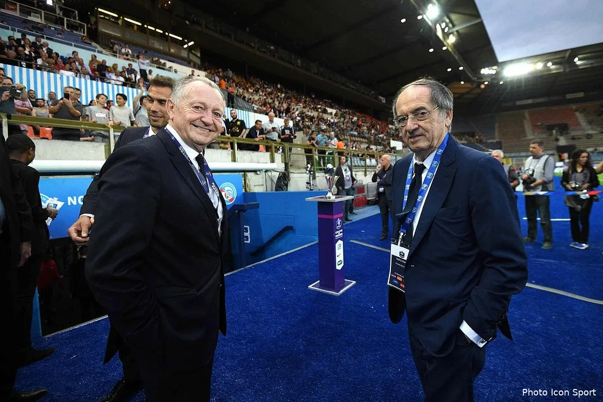 ol willy sagnol felicite jm aulas pour le mercato de l ol icon boz 310518 05 64228471