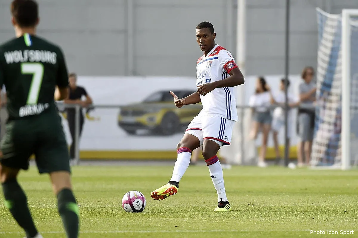 ol yerry mina ou rubens dias l ol va deja prolonger marcelo iconsport icon laf 280718 04 59226859