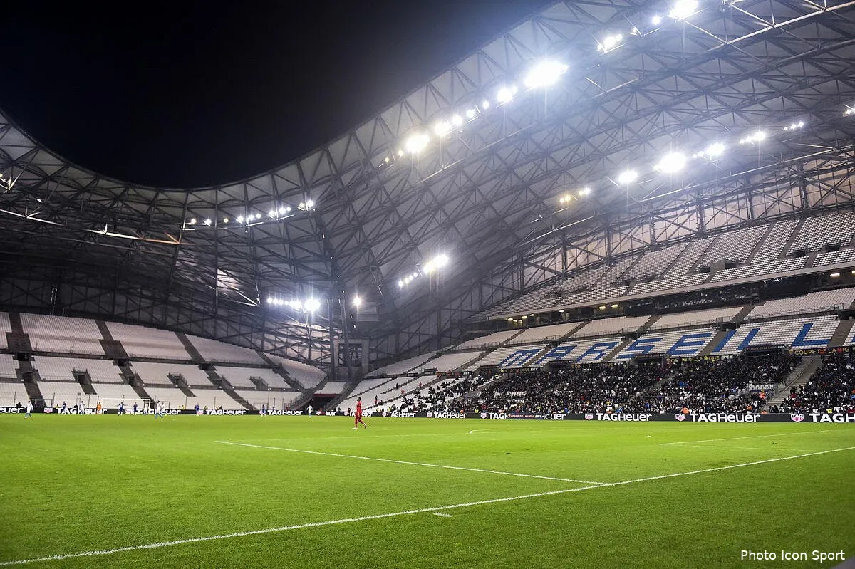 om 14 ans plus tard il n arrive pas a se detacher de marseille velodrome 7245691