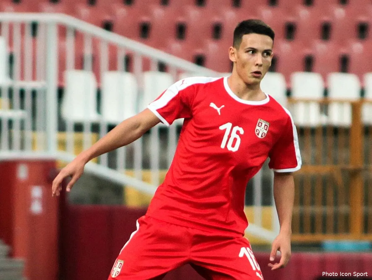 om 2 5me pour un defenseur marseille s agite au mercato svetozar markovic246951