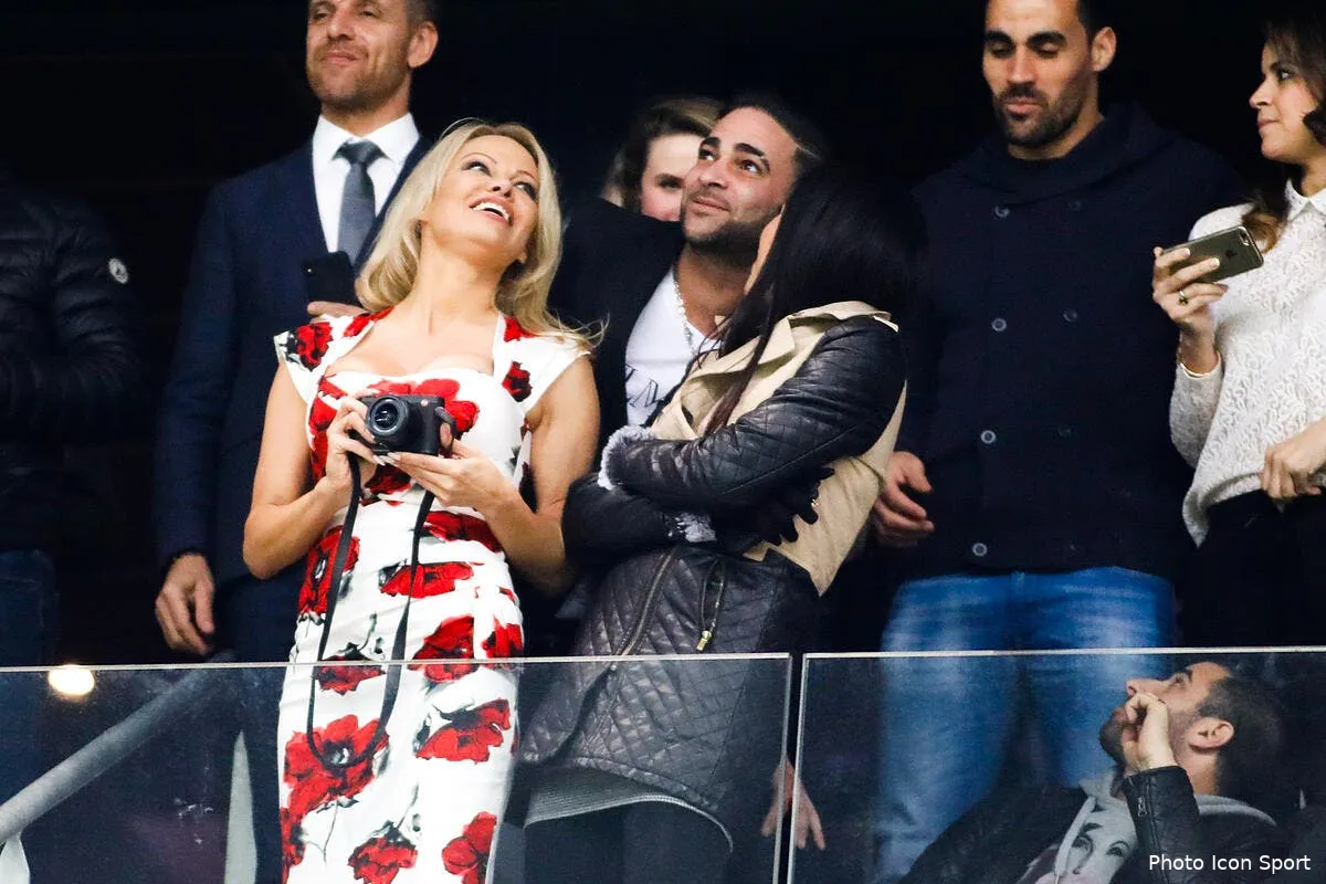 om adil rami a paris toutes les nuits une gaffe de pamela anderson iconsport icon ruo 280118 02 13231863