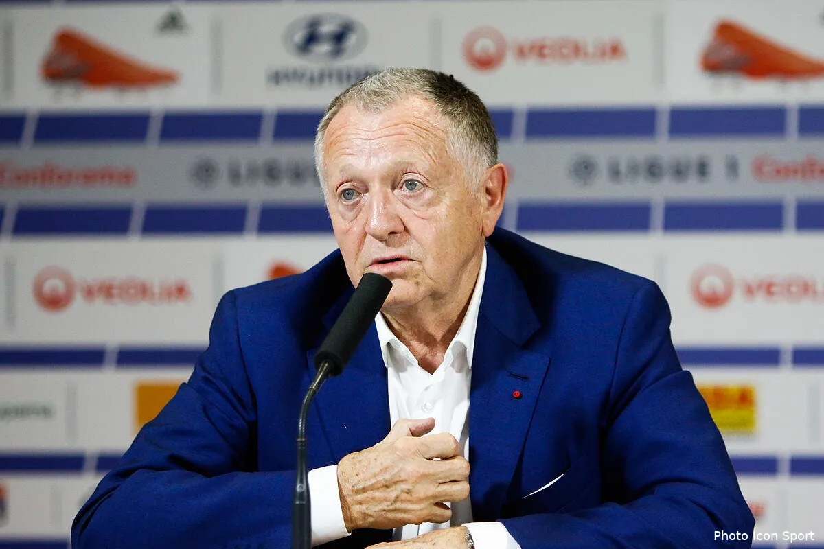 om aulas ecoeure par cette saloperie de coronavirus qui a tue pape diouf icon bia 120719 08 02282019