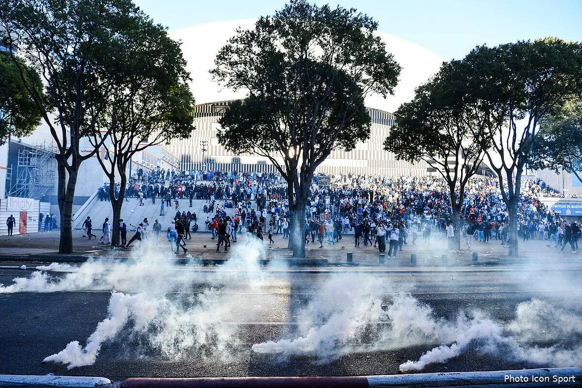 om bagarre dans le centre ville avant marseille lazio rome iconsport icon win 221017 01 23537234199