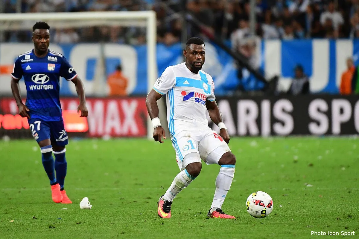 om bedimo lit les journaux meme quand il ne devrait pas iconsport win 180916 01 11614155612