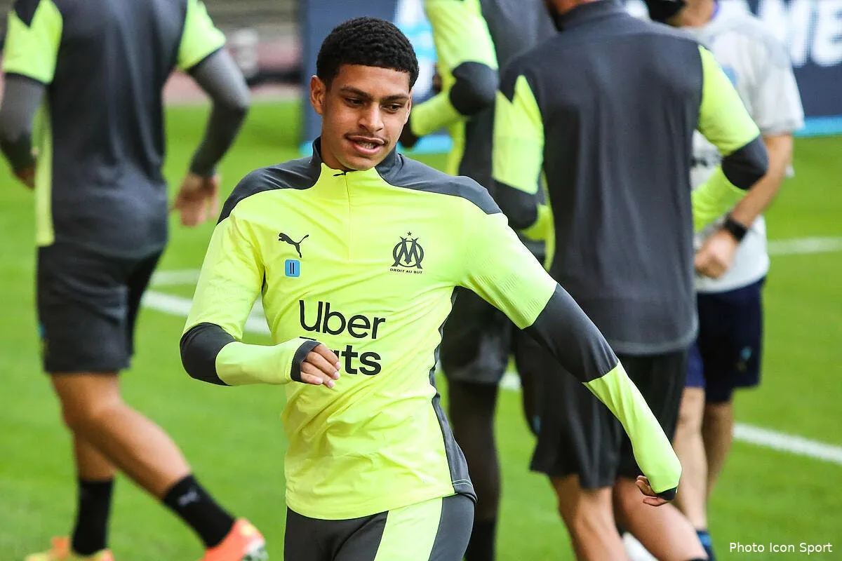 om benedetto menace par luis henrique c est serieux icon 5171313297317