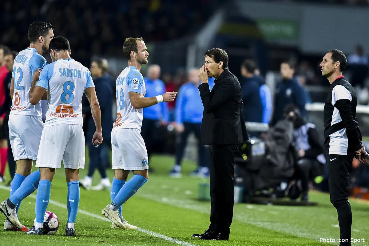 om ce consultant epargne garcia et charge les joueurs de l om icon dim 04112018 08 02238547