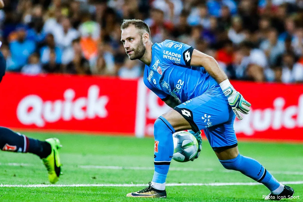 om ce gardien de l1 a refuse de cirer le banc de l om au mercato icon ruo 060817 37 03213513