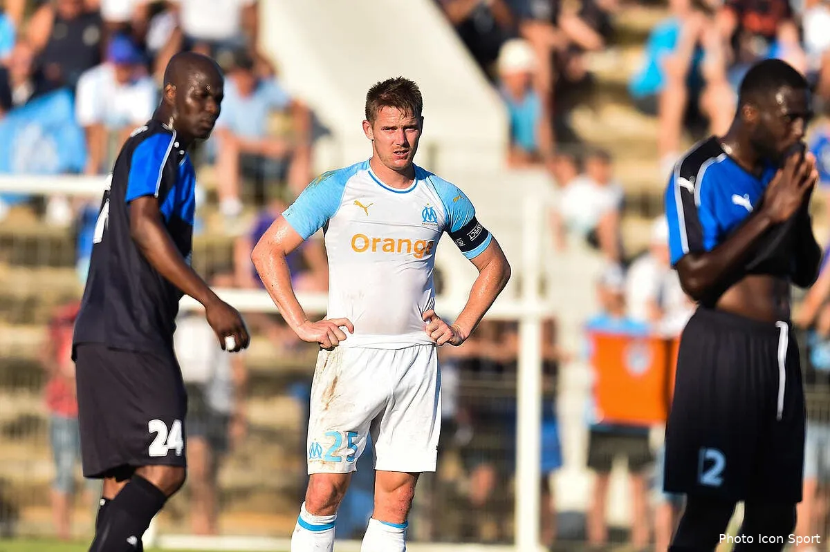 om cet indesirable supplie l om de ne pas le sacrifier icon dim 110718 75 01225749