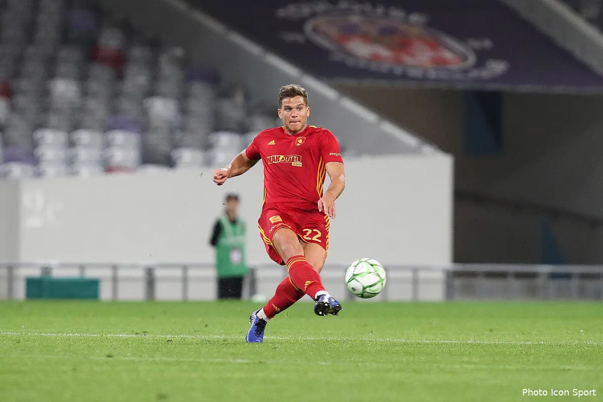 om david douline a marseille sidney govou s en mele icon 19 20 rodez vs chambly 054268757