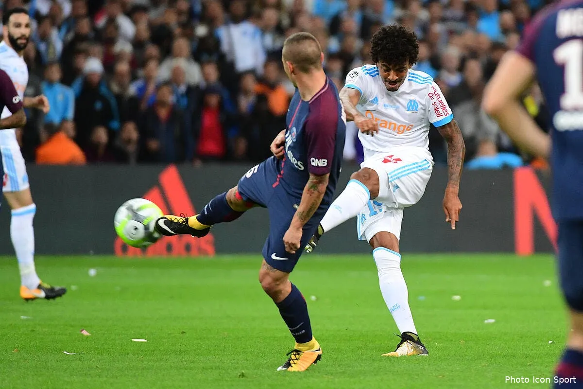 om demba ba n est pas etonne par ce luiz gustavo monstrueux iconsport icon win 221017 01 23557197465