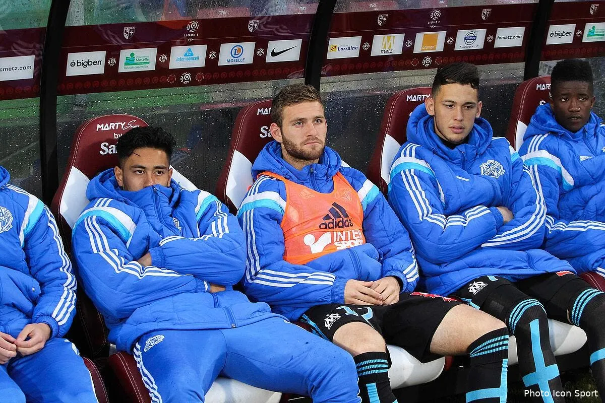 om deux fantomes de marseille pretes au voisin andonian 1165876