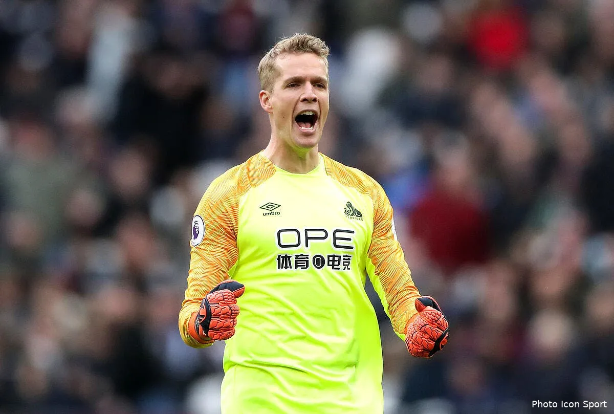 om doublure de mandanda ce gardien accepte le job icon 41803430248175