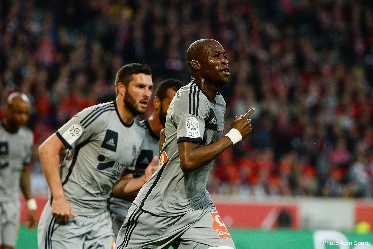 om encore un ex qui fait tout pour revenir a marseille iconsport pet 160515 01 06148336