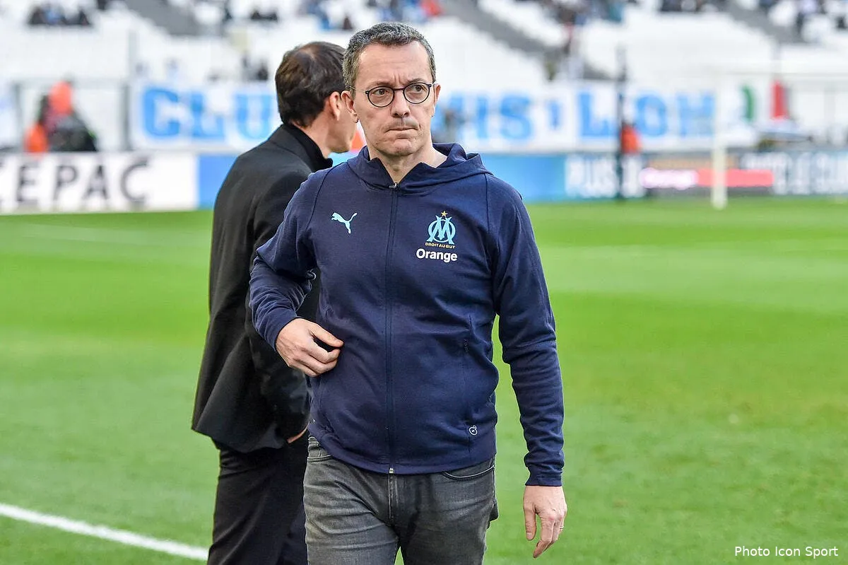 om eyraud et macron il allume les deux pour le prix d un icon adim 160219 34 147286305