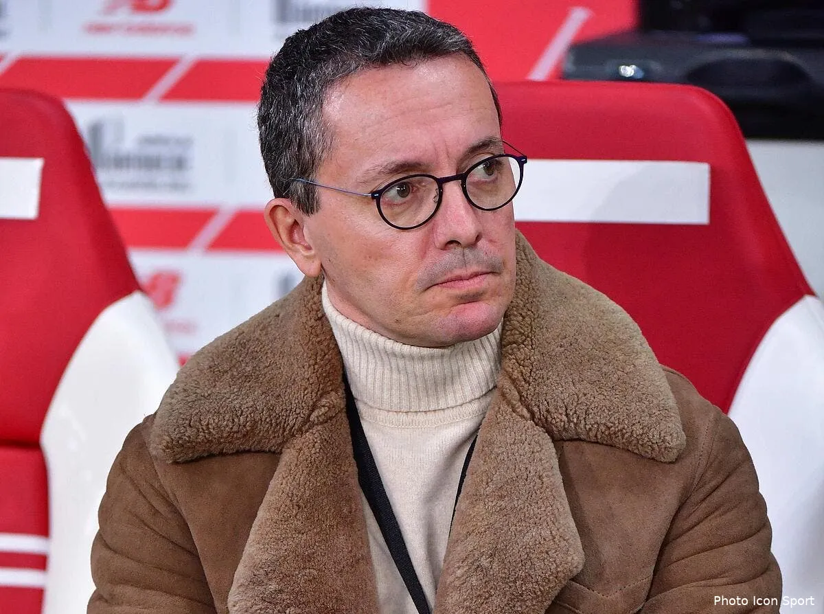 om eyraud head of clown dugarry a vote icon win 291017 01 24440286223