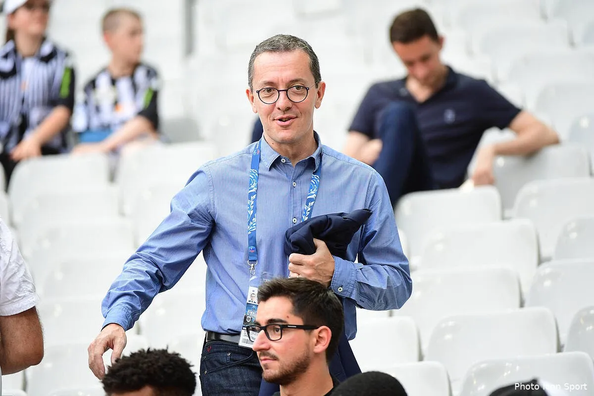 om eyraud meprise ses salaries riolo hurle a l incompetence icon win 270517 01 6520 302405