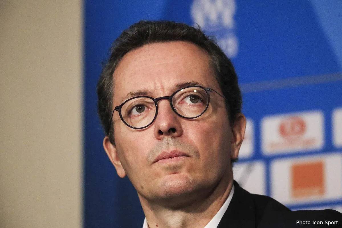 om eyraud se bat dans le vide pour avoir des supporters a lyon icon wal 310818 11 08230819